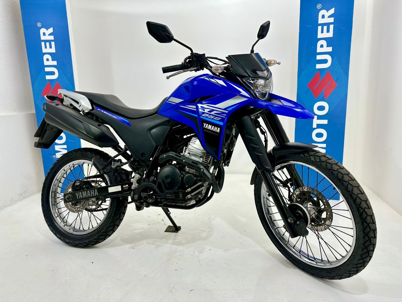 XTZ 250 Lander
