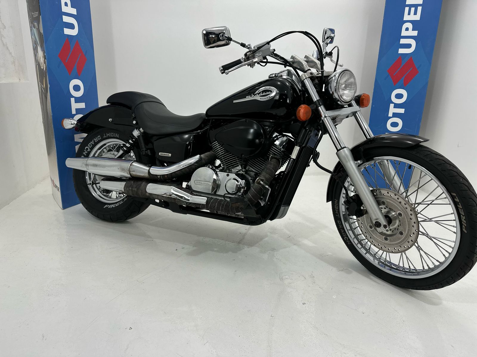 Shadow 750