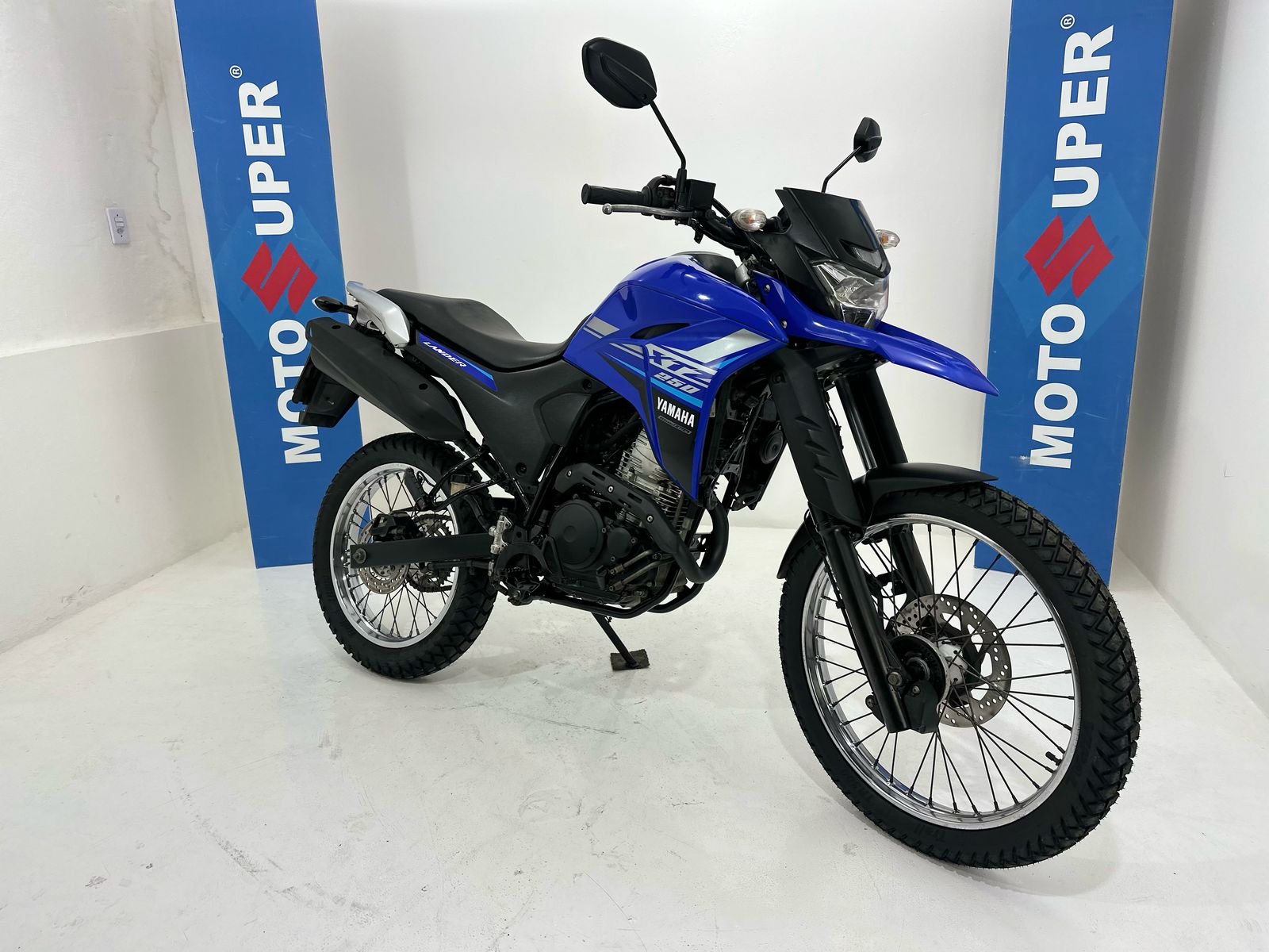 XTZ 250 Lander